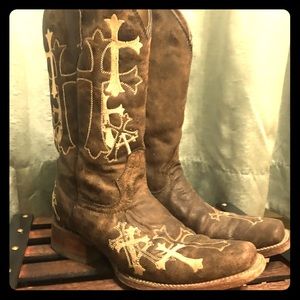 Pretty Circle G boots